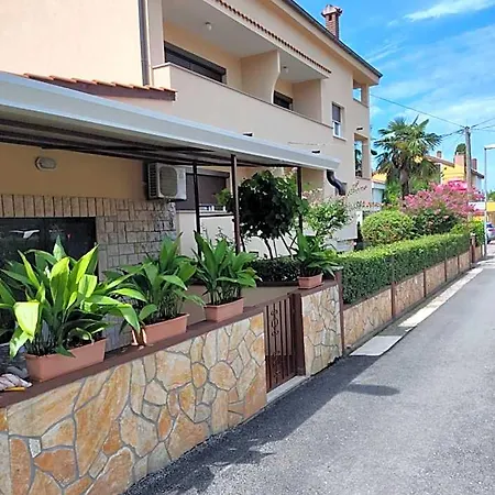 Ξενοδοχείο Mara 3*
